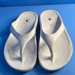 Reel Legends Unisex Flip Flops Thongs Sandals Man SZ 8 Woman SZ 10